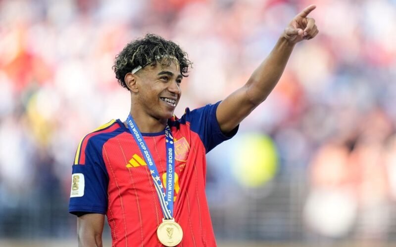 Lamine Yamal Rayakan Gelar Juara Piala Dunia Bersama Sang Kekasih Ines Garcia